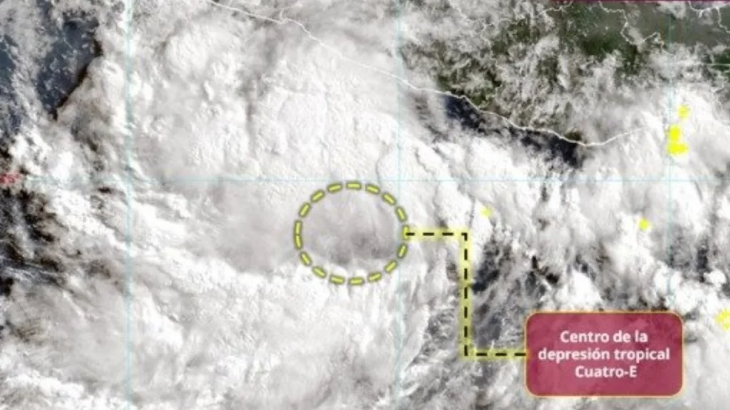 El potencial ciclón tropical Cuatro-E ahora como Depresión Tropical Cuatro-E.
