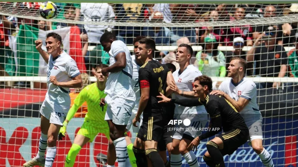 México cayó por goleada ante la Selección de Suiza en partido amistoso.