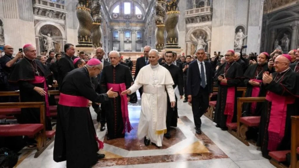 El canal de noticias del Vaticano advirtió a la feligresía católica sobre una página falsa del papa León XIV en la que se piden donaciones.