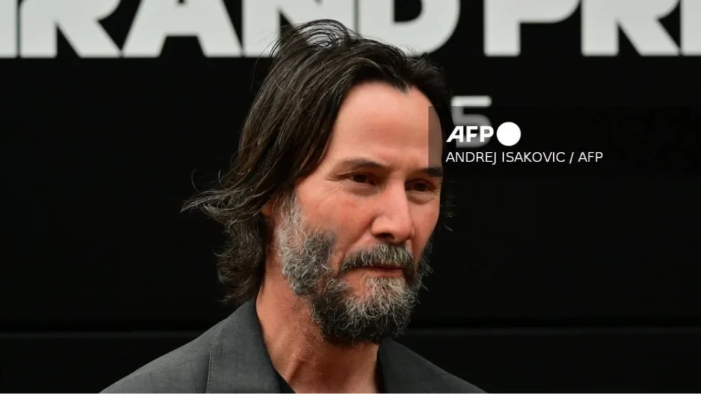 Seis relojes robados al actor Keanu Reeves en EU, y localizados en Chile.