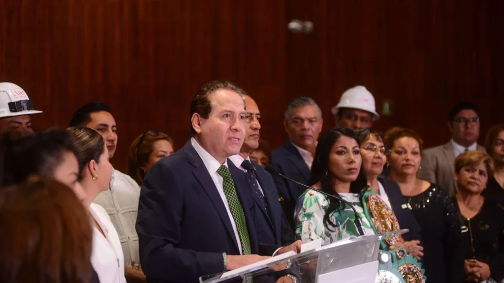Eruviel Ávila recalcó que se debe brindar a México un marco legal que permita aprovechar la Inteligencia Artificial (IA) al máximo y en beneficio de la gente