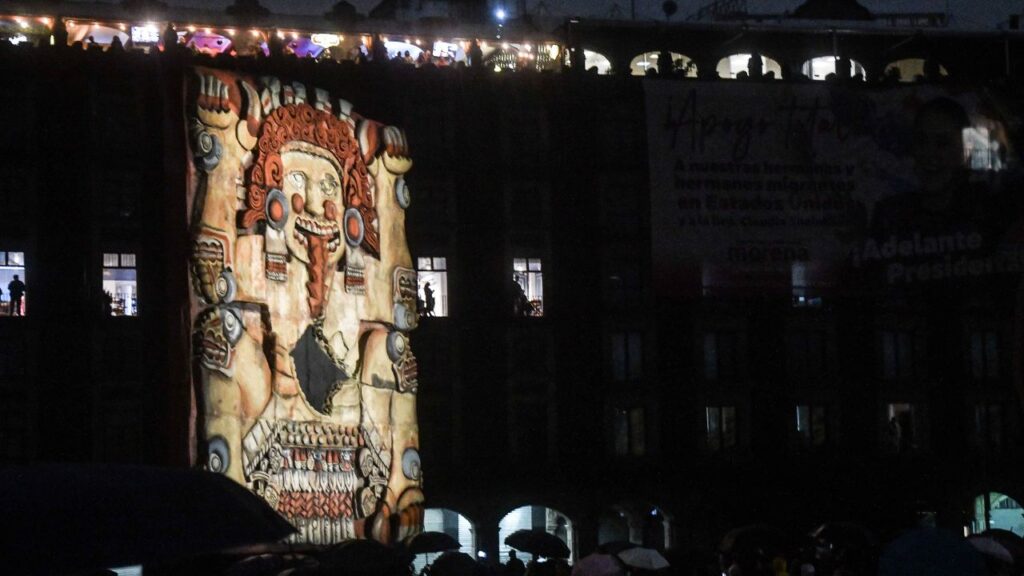Instalan la escultura monumental de Tlaltecuhtli, en el Zócalo  como parte del espectáculo "Memoria Luminosa. México-Tenochtitlán, 700 años"
