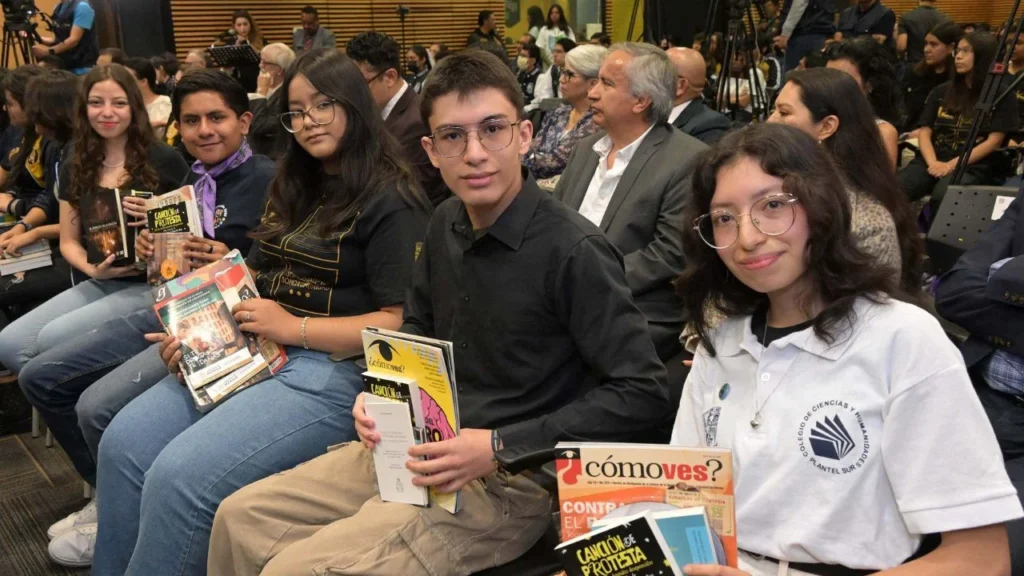 Estudiantes de bachilleratos recibirán a partir de ahora un nuevo tipo de certificado.