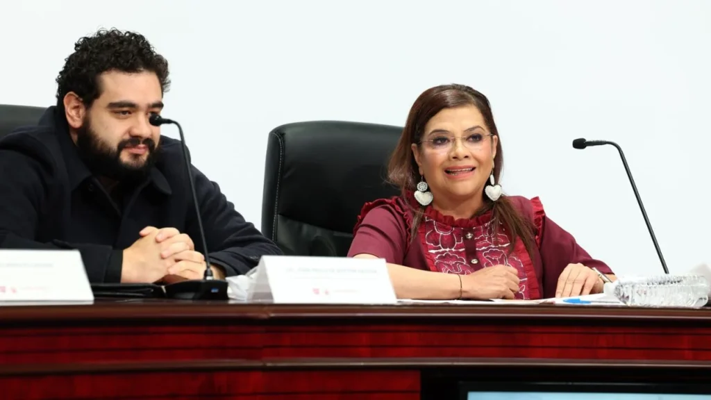Clara Brugada presentó un reporte sobre las finanzas, destacando que hubo más ingresos que gastos.