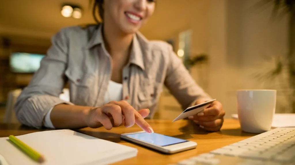 Conoce las palabras que debes evitar en los conceptos de tus transferencias bancarias, para no ponerte bajo la lupa del SAT.