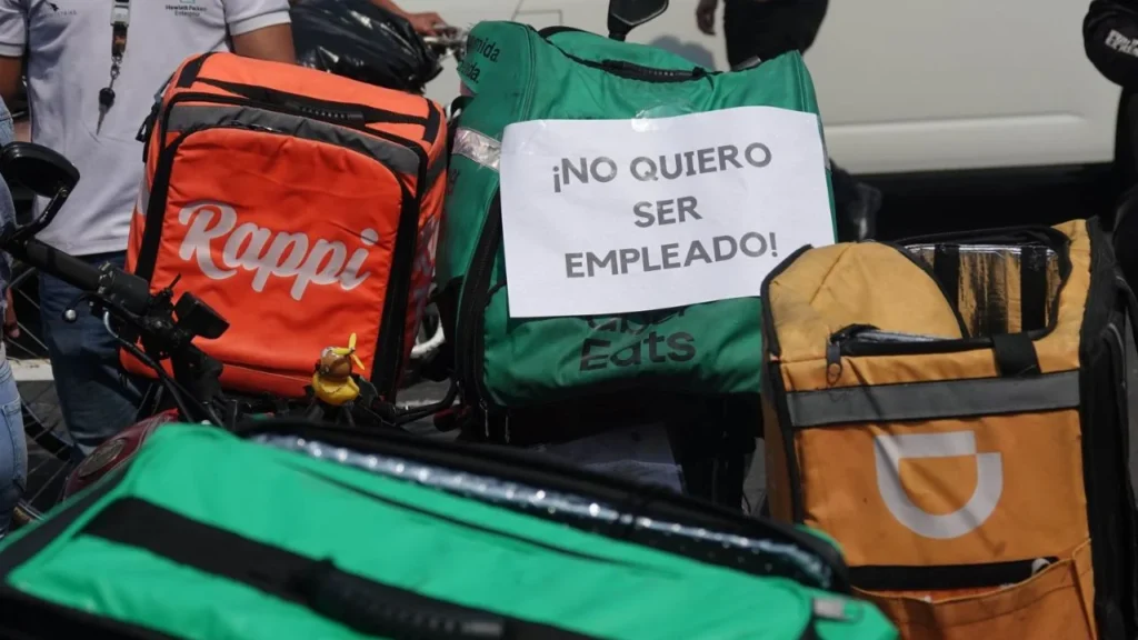 El Congreso de la CDMX exhortó a la Secretaría del Trabajo capitalina a informar a repartidores sus derechos laborales tras reforma laboral.