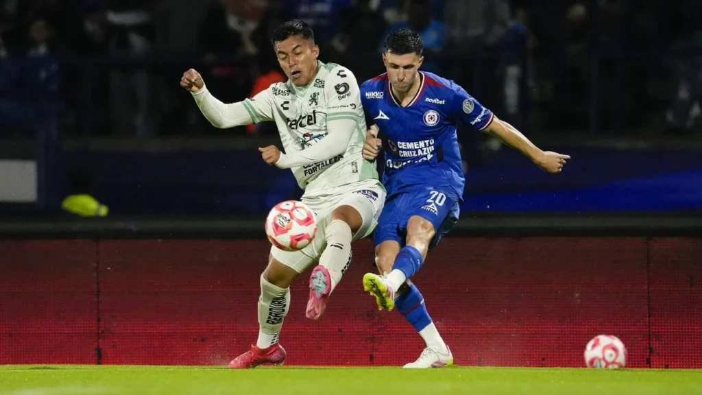 Cruz Azul despertó de su mala racha de inicio de torneo, mientras que León suma su segunda derrota y queda rezagado con solo tres puntos.