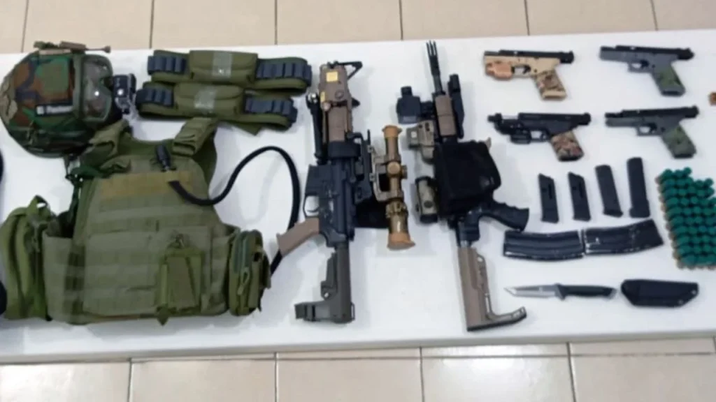Detienen en Atlacomulco a estadounidense con arsenal