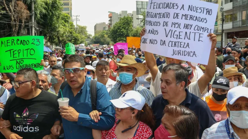  El secretario de Gobierno, César Cravioto, aseguró que hay contradicciones por parte de líderes de comerciantes.