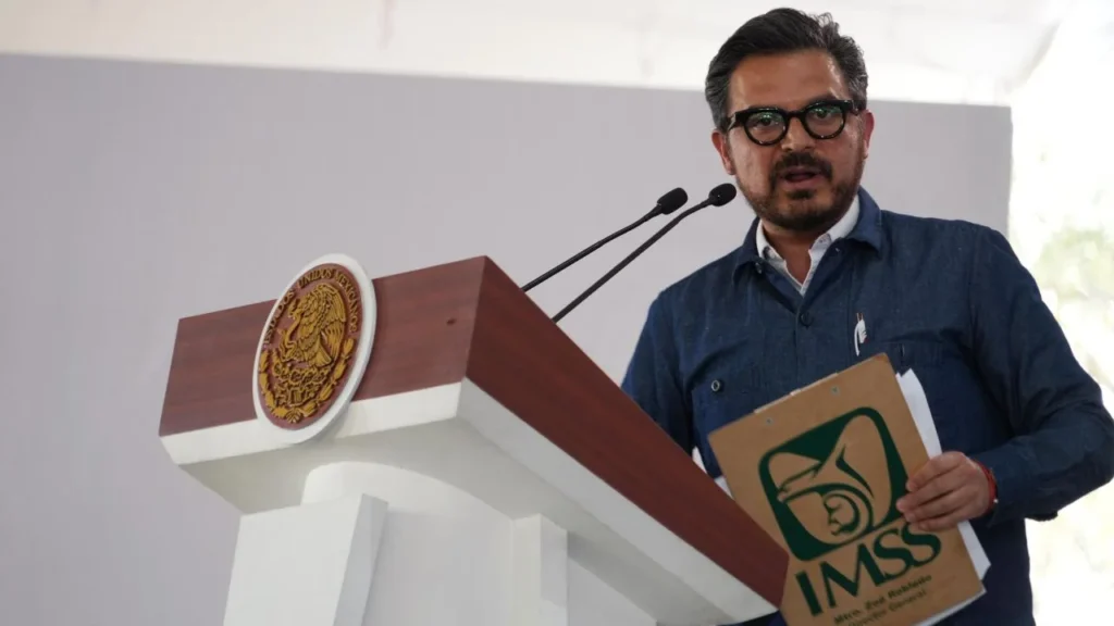Zoé Robledo, director del IMSS