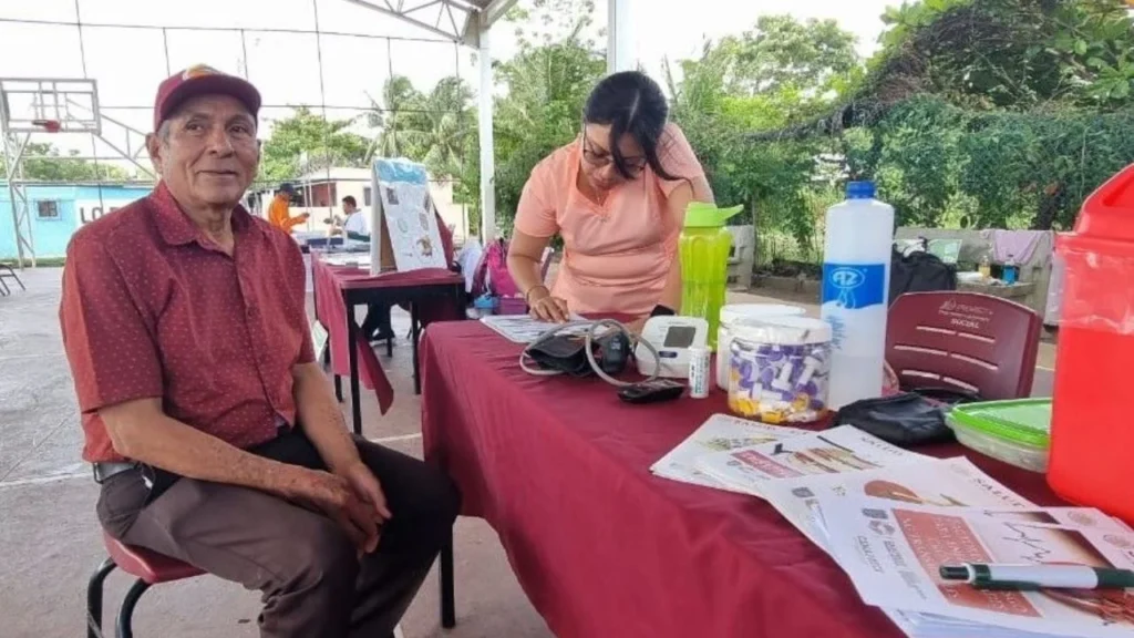 Entre los servicios gratuitos de Salud en tu Barrio se realizaron jornadas de atención médica y prevención y detección de enfermedades.