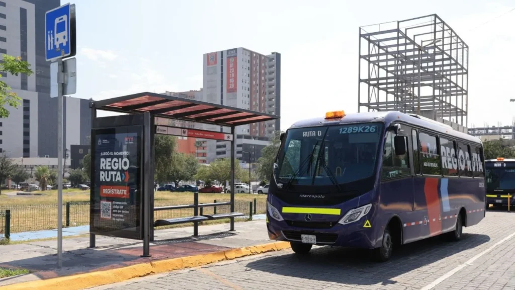 Comenzó a operar la Regio Ruta; esta primera ruta cubrirá la zona Centro del Obispado a Macroplaza y Fundidora en Monterrey, Nuevo León.