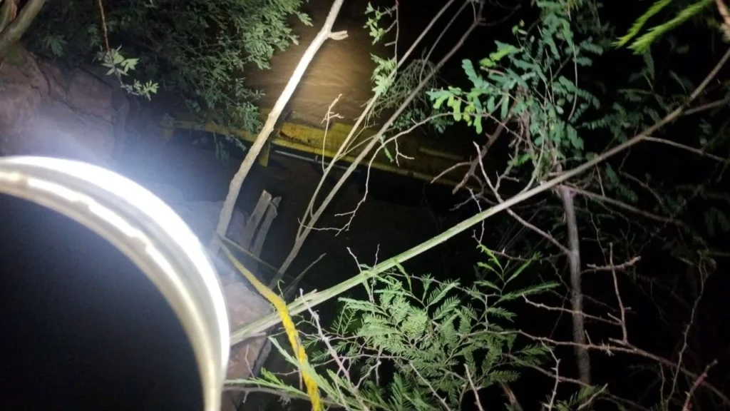 La caída de un autobús de pasajeros al río Tlapaneco, Guerrero, dejó un saldo de al menos 7 muertos, cinco desaparecidos y más de 30 heridos.