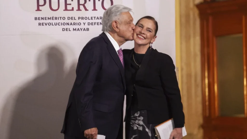 AMLO junto a su esposa, Beatriz Gutiérrez Müller