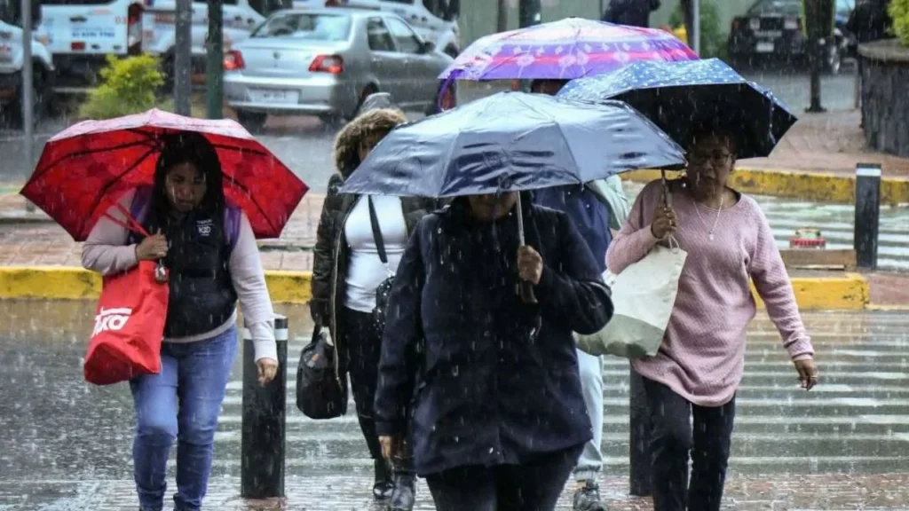 De acuerdo con el clima, hoy se prevé calor a medio día y probabilidad de lluvias por la tarde-noche 