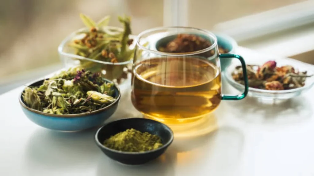 El té es rico en flavonoides, conocidos por su potencial para fortalecer el sistema inmunitario