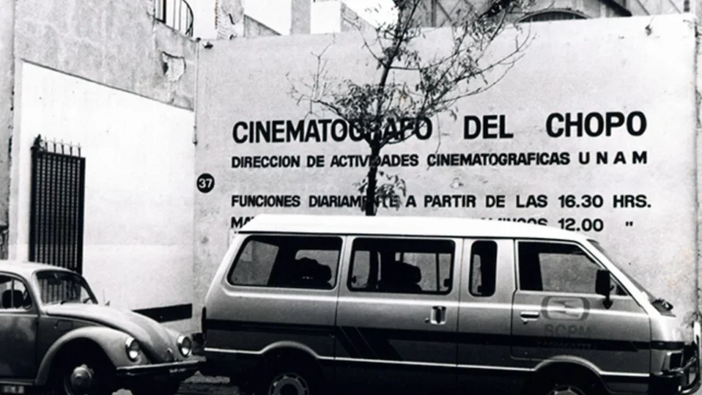 Autoría no identificada, [Exterior del Cinematógrafo del Chopo], 1994. 