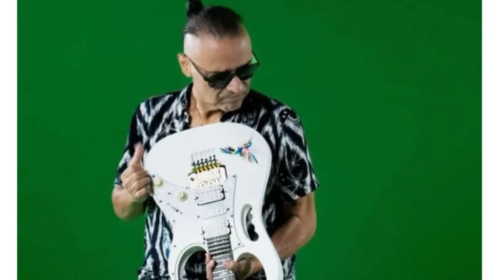 Salvador "Xava Drago" Aguilar dejó una huella imborrable con su potente voz. Su estilo, carisma y entrega lo convirtieron en una figura central del rock en español