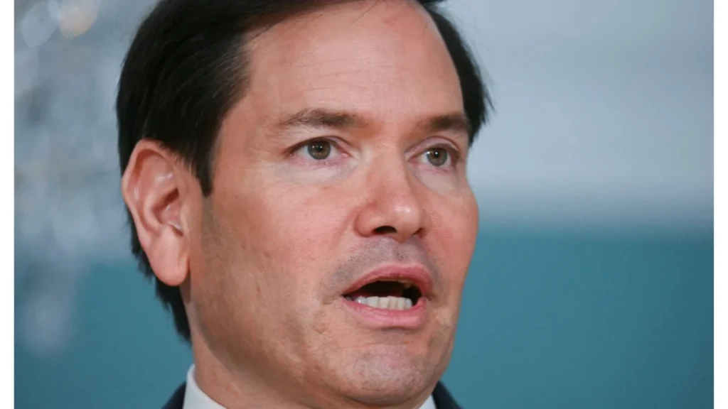 Marco Rubio, tras asistir a la firma trilateral con el presidente Donald Trump, el presidente azerbaiyano Ilham Aliyev y el primer ministro armenio Nikol Pashinyan en el Comedor de Estado de la Casa Blanca en Washington