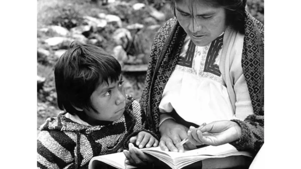 El director del INEA dijo que "necesitaremos 40 años más para terminar de reducir completamente el rezago educativo."