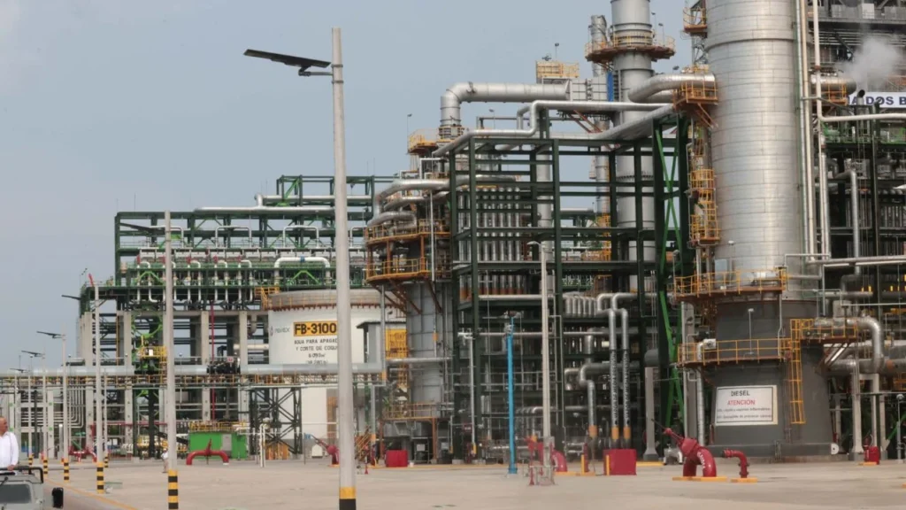 Asalto. Según Pemex, el ataque más reciente a una de sus sedes ocurrió el pasado 2 de mayo en la Plataforma Satélite Xanab-D.