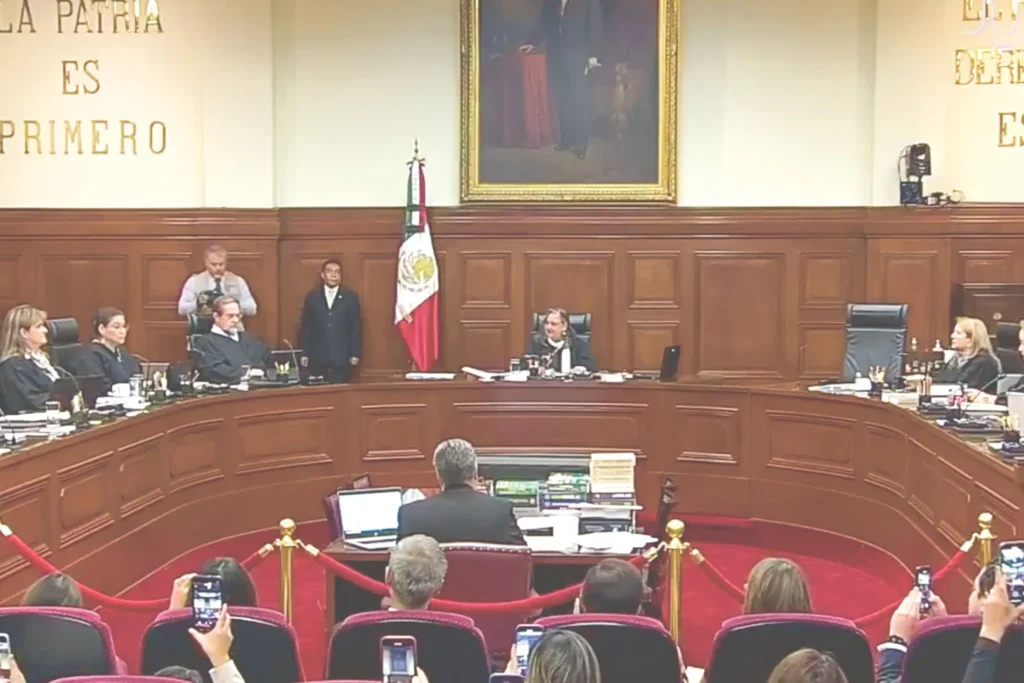 Adiós. La ministra Norma Piña, presidenta de la Corte y de la Judicatura, fue la encargada del discurso de despedida en la sesión extraordinaria.