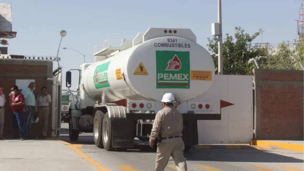Sheinbuam sentenció que no hay desabasto de combustible en el país y dijo que "cualquier problema que tenga que ver con los contratos a transportistas se está resolviendo"