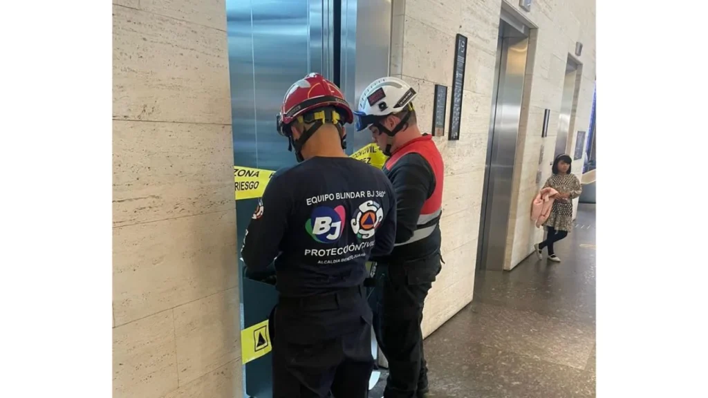 Cae elevador en Mitikah, plaza ubicada en alcaldía Benito Juárez; incidente deja dos lesionados