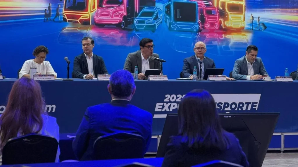 Las industrias de vehículos pesados junto con el sector automotriz contribuye con 4.7 % del PIB, dio a conocer la ANPACT.