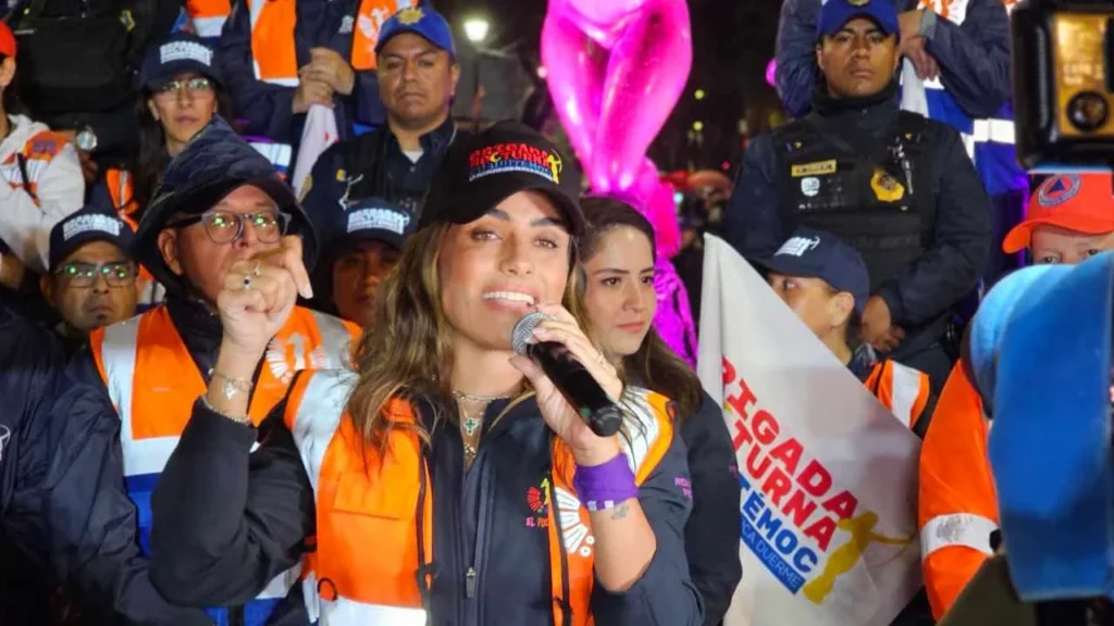  La alcaldesa Alessandra Rojo de la Vega dio el banderazo de inicio a la estrategia “Brigada Nocturna Cuauhtémoc”.