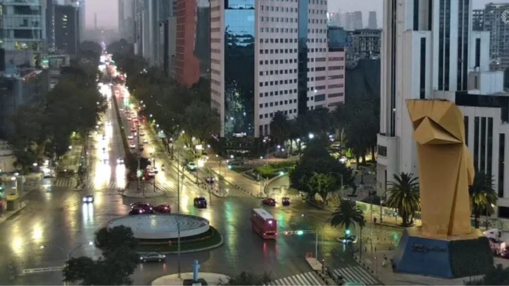 las lluvias en la CDMX han causado estragos, generando encharcamientos y afectaciones al transporte.