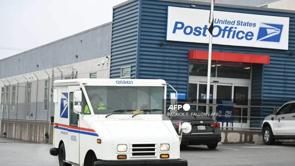 La suspensión de envíos de paquetes hacia EU por parte de los correos de 25 países encendió las alarmas en el comercio internacional.