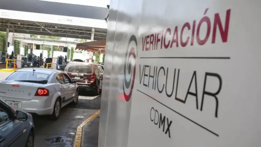 ¿Cuánto es de multa en CDMX y Edomex por no hacer la verificación vehicular?