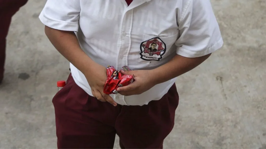 En México, 4 de cada 10 niños en educación básica padecen obesidad de acuerdo a la SEP y el IMSS que dieron a conocer en informe.