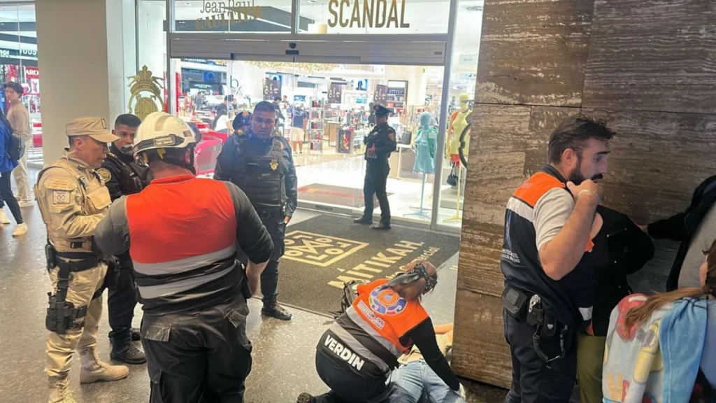 Desploma elevador en Plaza Mítikah; hay dos lesionados.