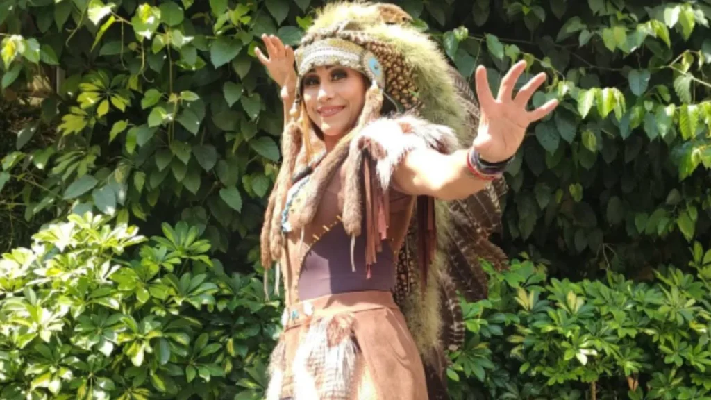 Faby Apache es parte de la familia luchística denominada "Familia Apache"