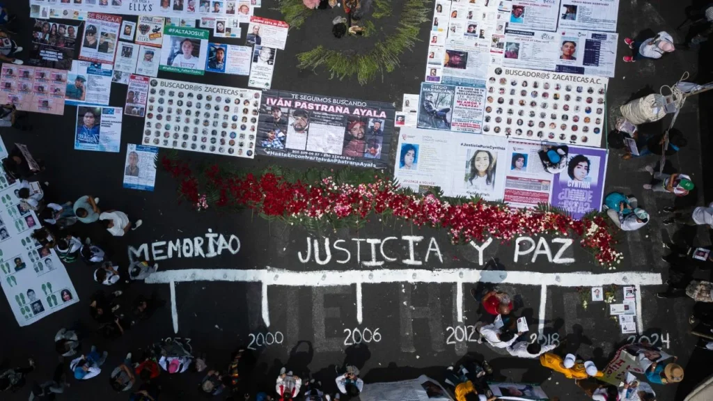 Buscadores y familias de desaparecidos en Guadalajara se manifestaron por el Día Internacional de las Víctimas de Desaparición Forzada.