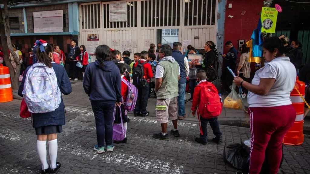 Entérate si el próximo 1 de septiembre habrá clases en las escuelas de educación básica y si está o no considerado cómo feriado oficial.