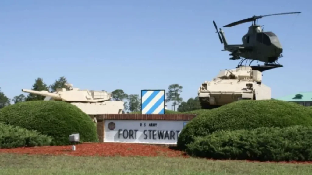 El tirador de Fort Stewart, identificado como un sargento de nombre Quornelius Radford, se encuentra bajo custodia de las autoridades.