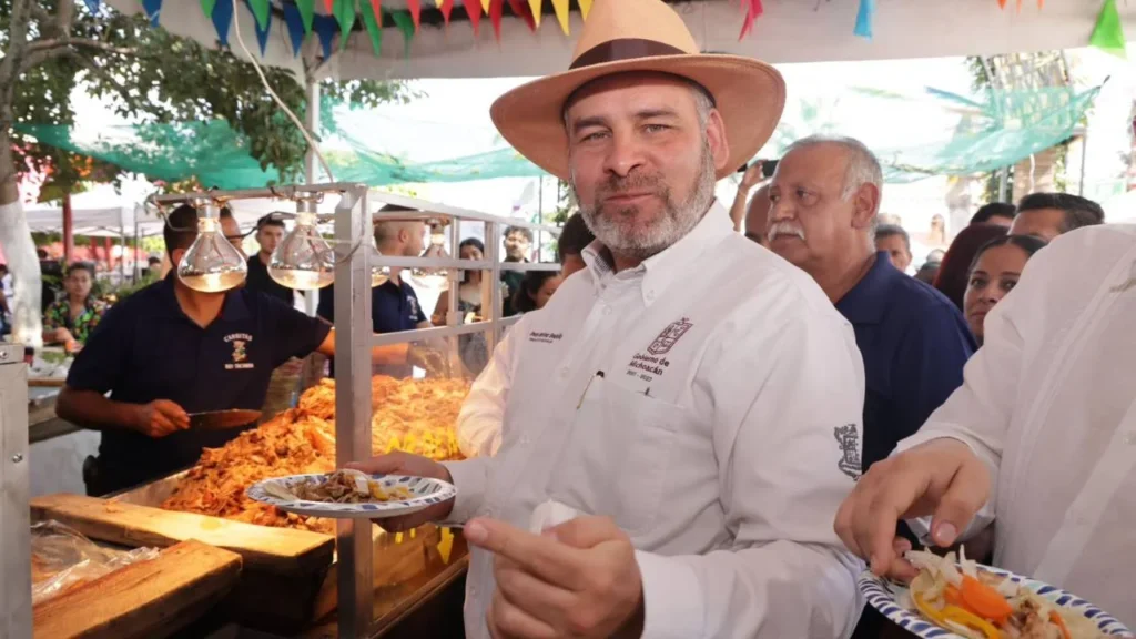 Alfredo Ramírez Bedolla dio a conocer que las carnitas de Michoacán tienen certificado de autenticidad del IMPI.