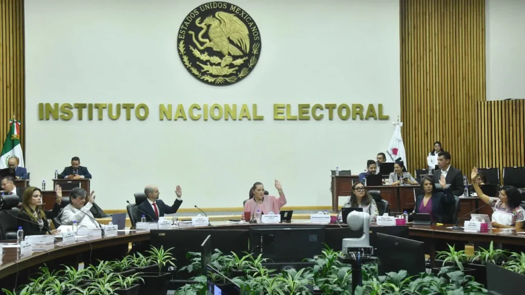 El Consejo General del Instituto Nacional Electoral (INE) aprobó la rotación de consejerías en las presidencias.