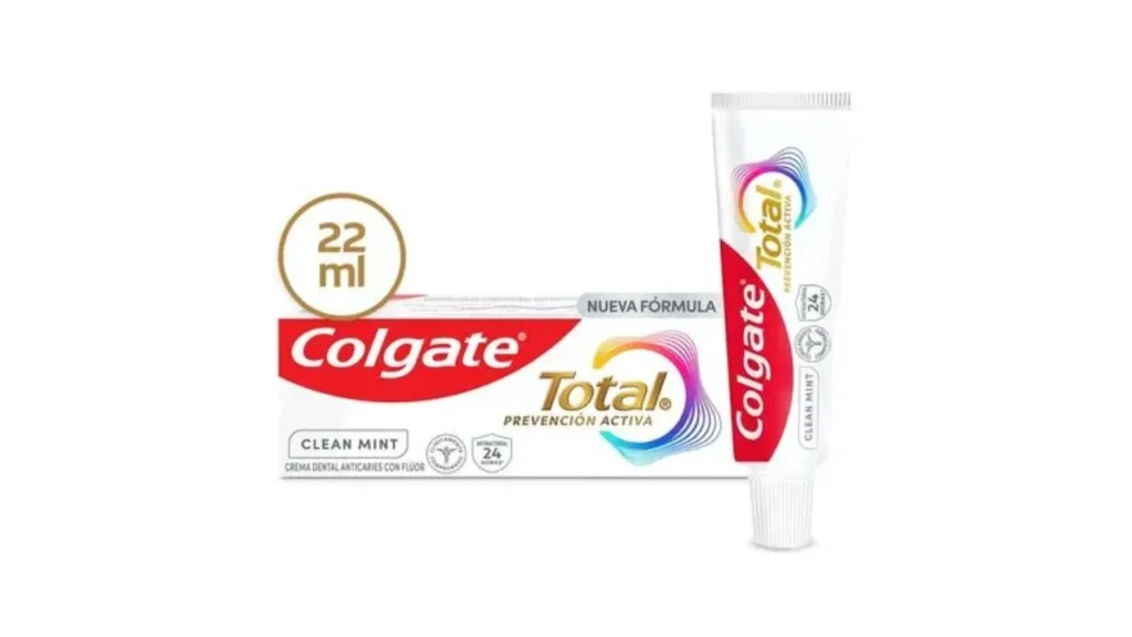 reacciones que provoca el uso de Colgate Total Clean Mint, según Cofepris