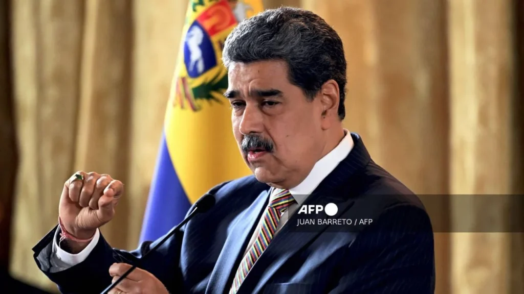 Un fragmento del discurso de Nicolás Maduro en Caracas fue sacado de contexto en redes, causando especulaciones sobre su renuncia al poder.