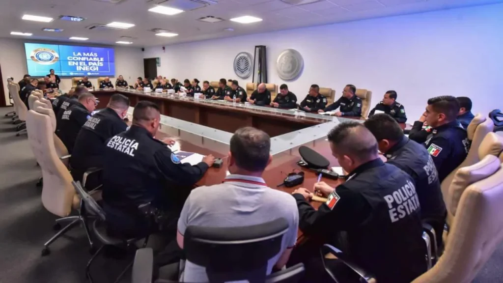 Exhortan a los policías municipales y estatales a no bajar la guardia, para garantizar un entorno de paz en Aguascalientes.