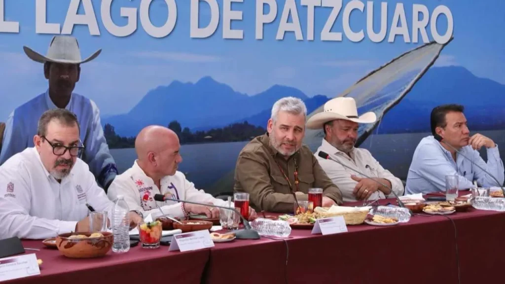 El Gobierno de Michoacán busca rescatar de la extinción al pescado blanco.