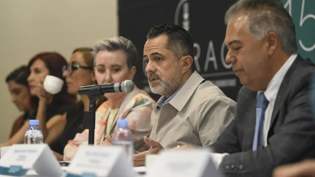 La Profeco y la Cámara Nacional de la Industria de Restaurantes y Alimentos Condimentados (Canirac) firmaron un acuerdo de colaboración.