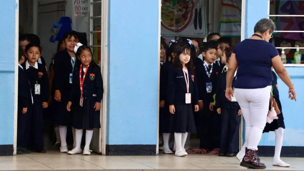 Conoce las fechas de registro y entrega de resultados del trámite de cambio de escuela e inscripciones a través de la AEFCM en CDMX.