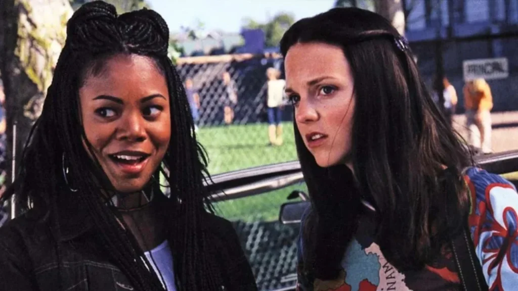 Las actrices de Core Regina Hall y Anna Faris regresan como Brenda y Cindy, para la sexta película de Scary Movie