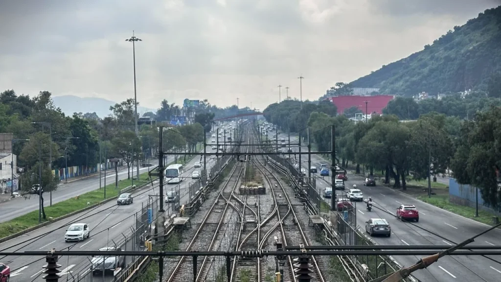 https://24-horas.mx/cdmx/adrian-rubalcava-descarta-intervencion-en-linea-a-del-metro-en-2025/