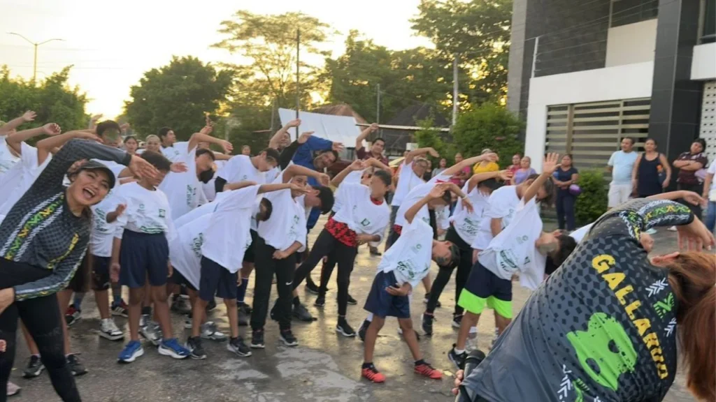 Durante la carrera por la prevención del embarazo adolescente , se instalaron módulos gratuitos de promoción de la salud, vacunación del esquema básico, detección del VIH e infecciones de transmisión sexual